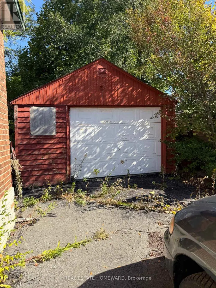 1411 VICTORIA PARK AVENUE