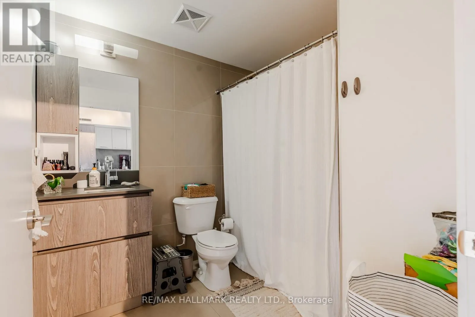 329 - 30 BASEBALL PLACE