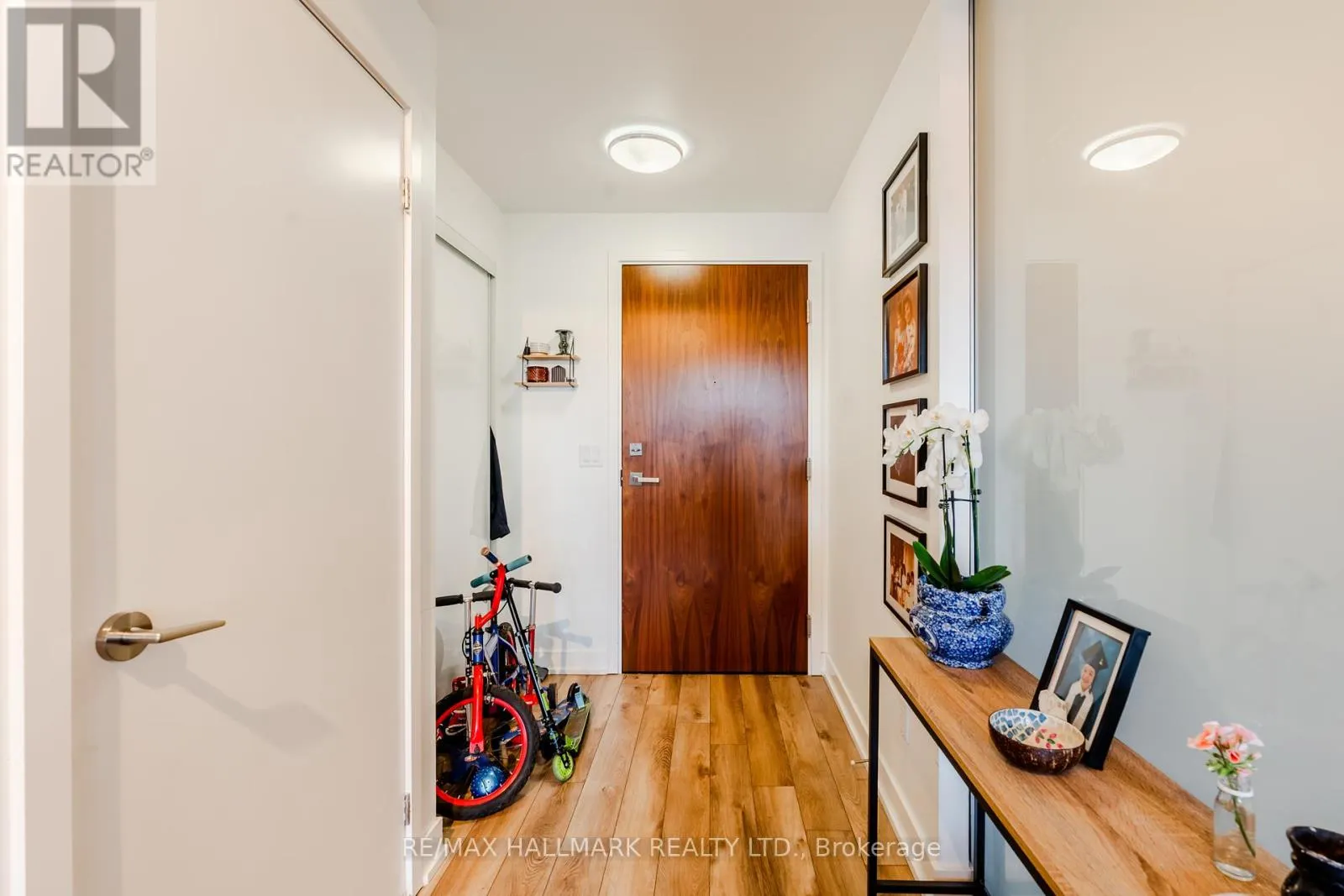 329 - 30 BASEBALL PLACE