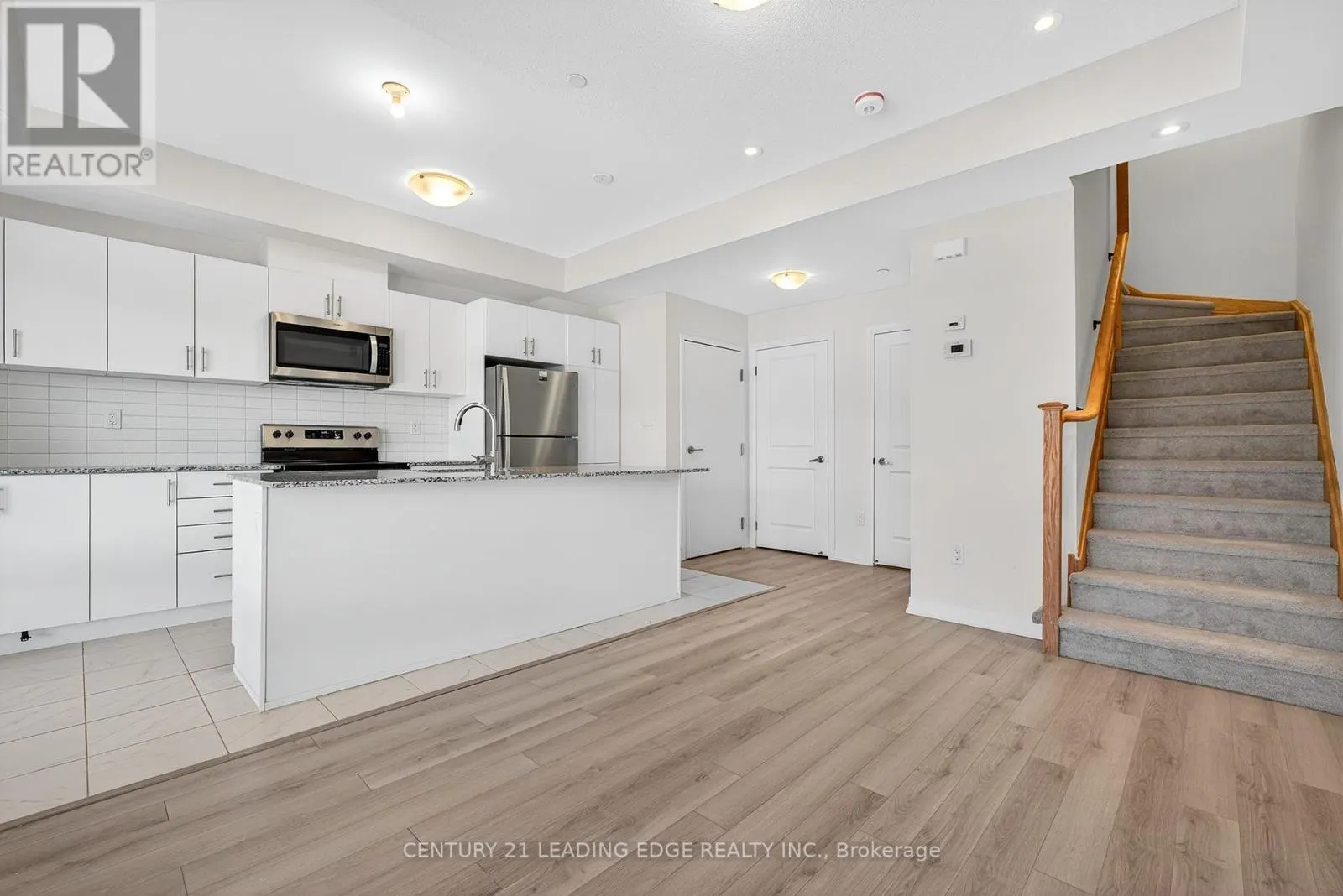32 - 145 TAPSCOTT ROAD