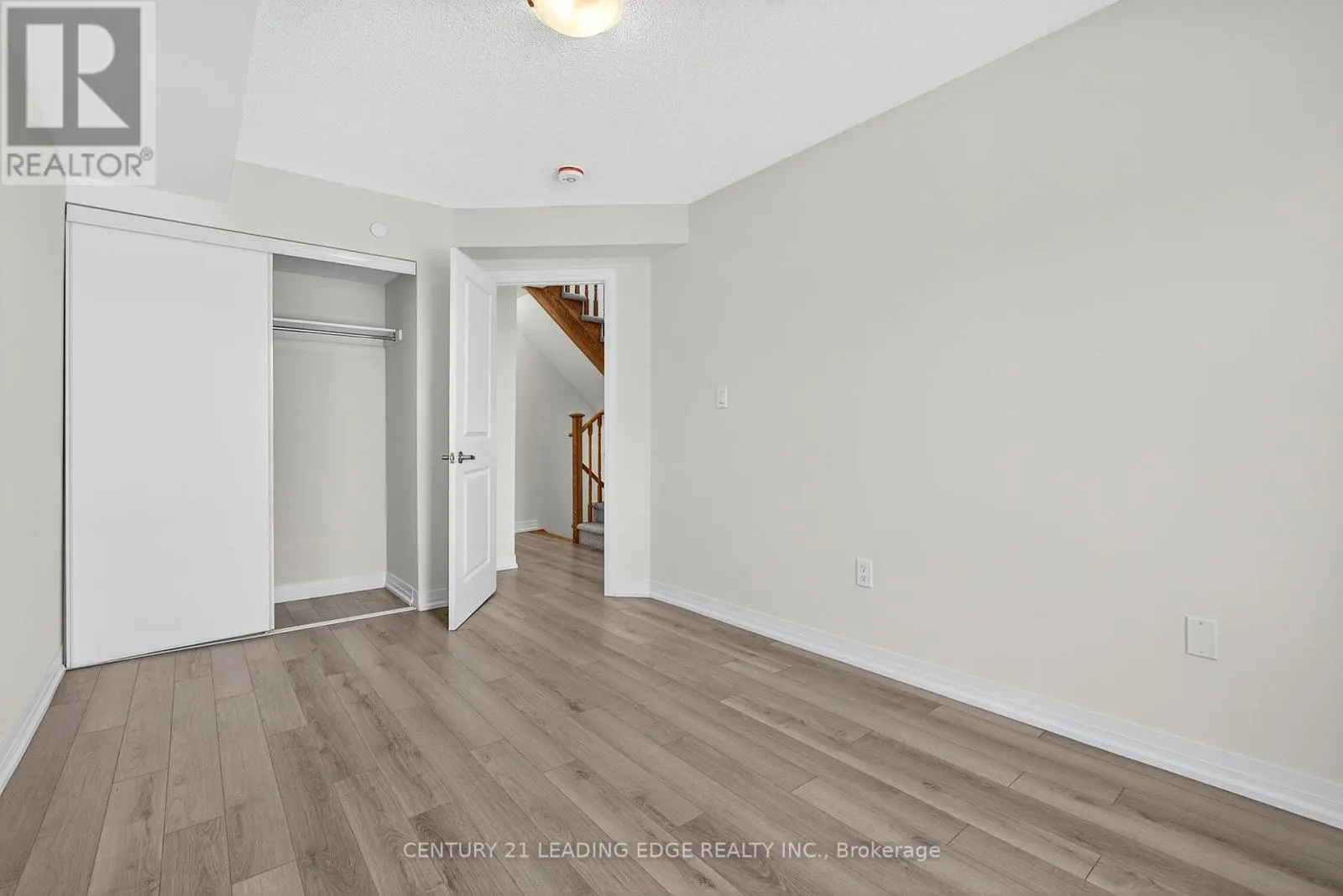 32 - 145 TAPSCOTT ROAD