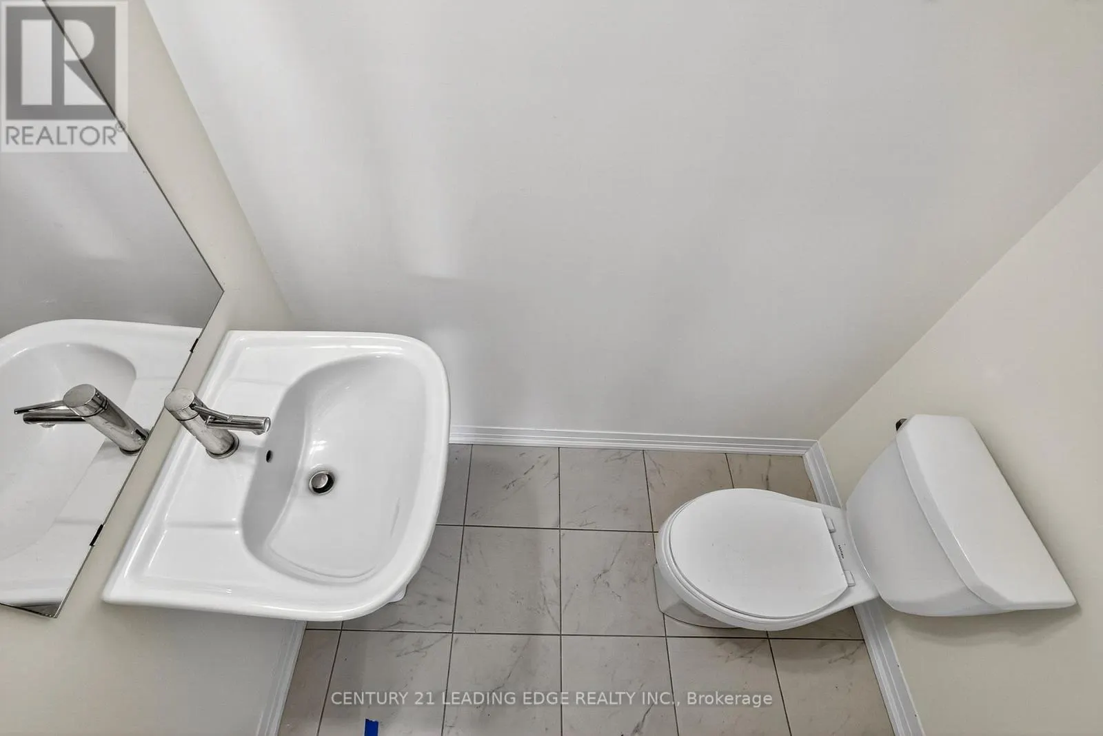32 - 145 TAPSCOTT ROAD