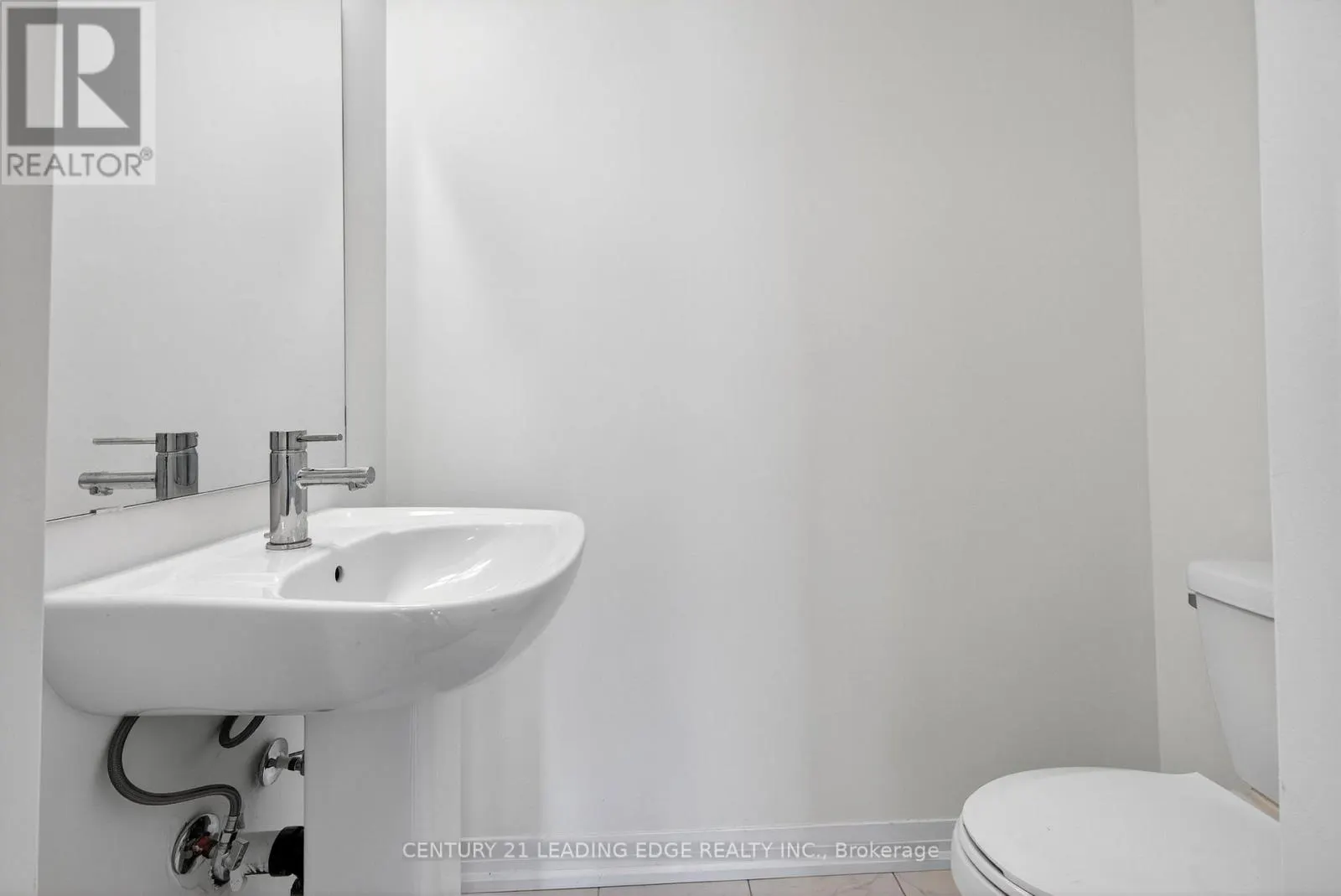 32 - 145 TAPSCOTT ROAD