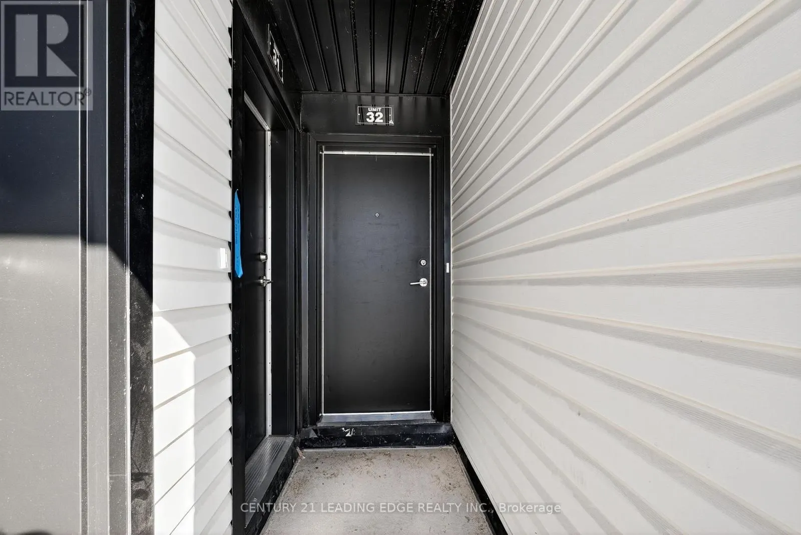 32 - 145 TAPSCOTT ROAD
