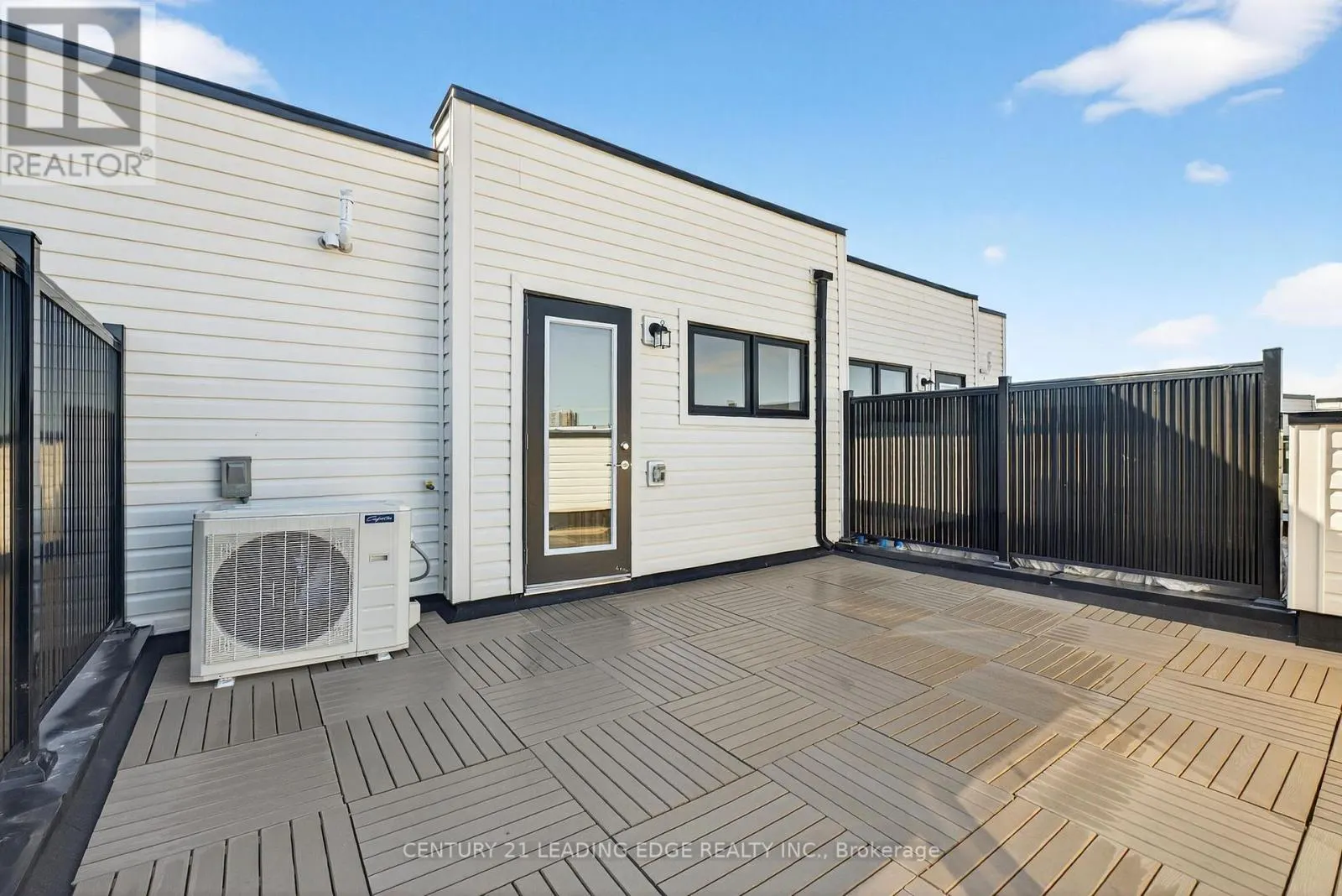 32 - 145 TAPSCOTT ROAD