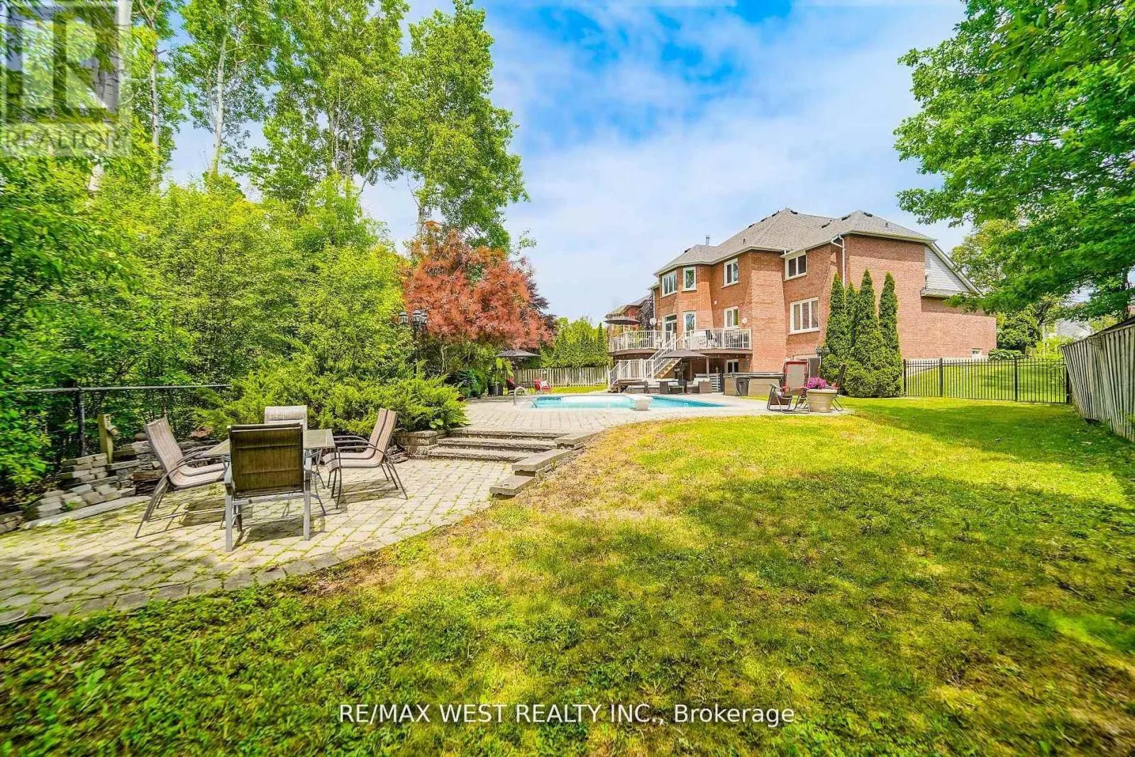 113 SANDCHERRY COURT