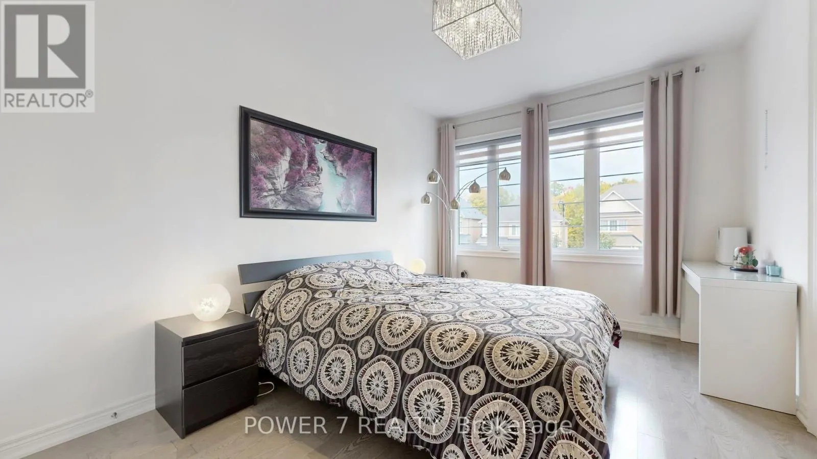 2417 DRESS CIRCLE CRESCENT