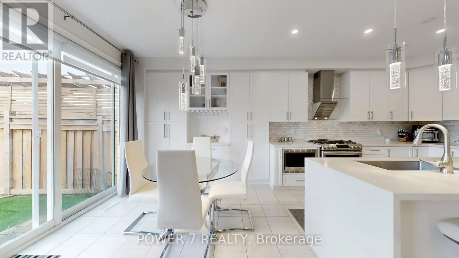 2417 DRESS CIRCLE CRESCENT