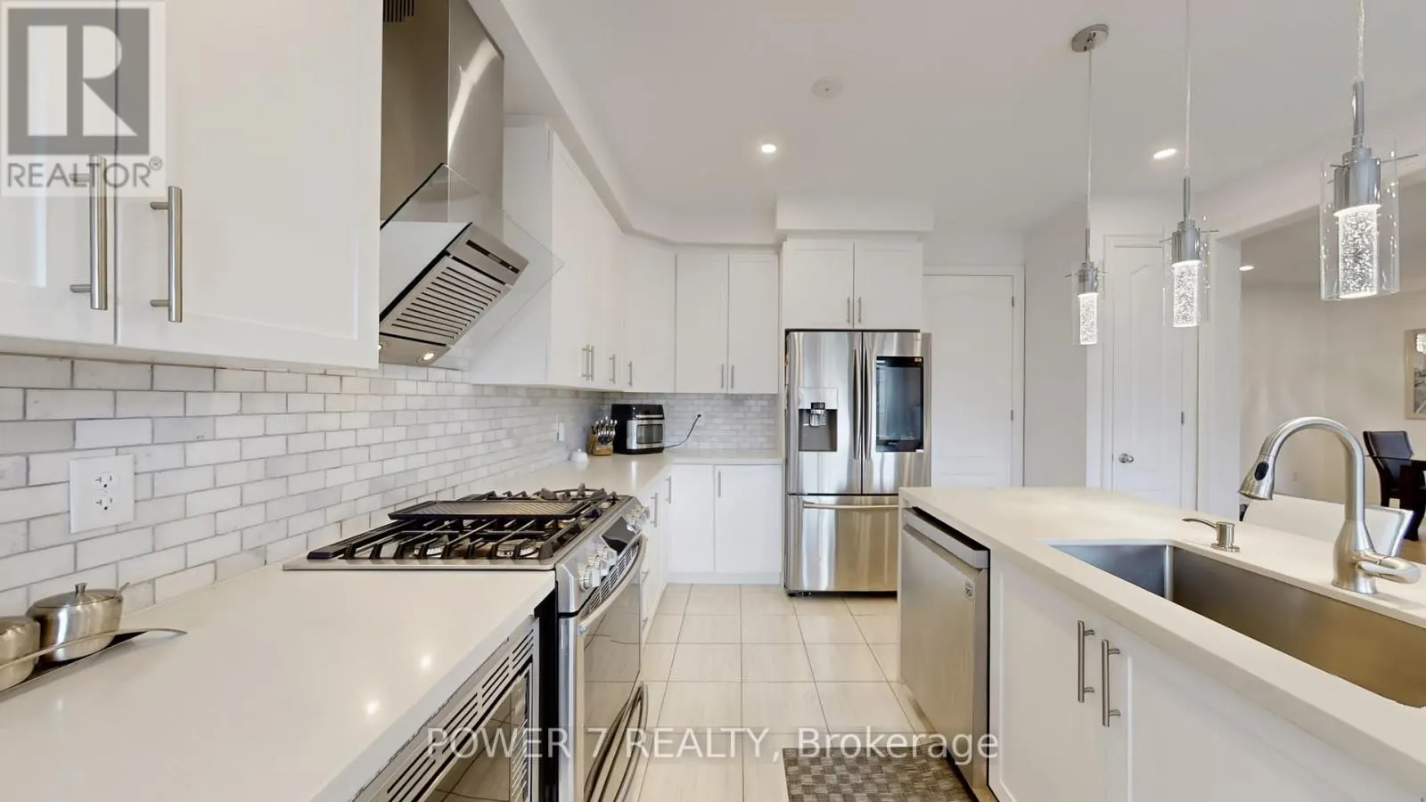 2417 DRESS CIRCLE CRESCENT