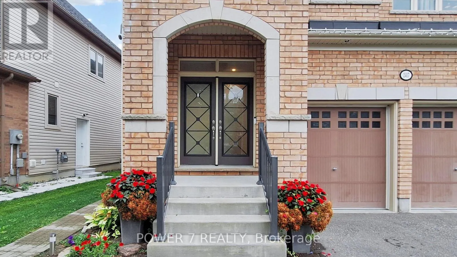 2417 DRESS CIRCLE CRESCENT