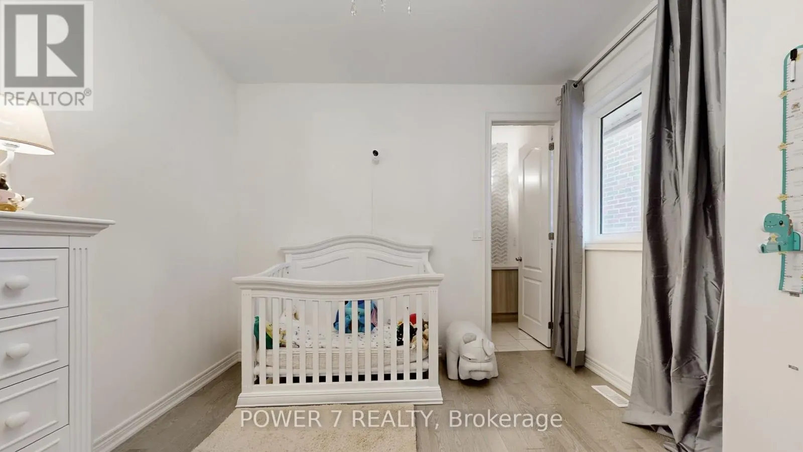 2417 DRESS CIRCLE CRESCENT