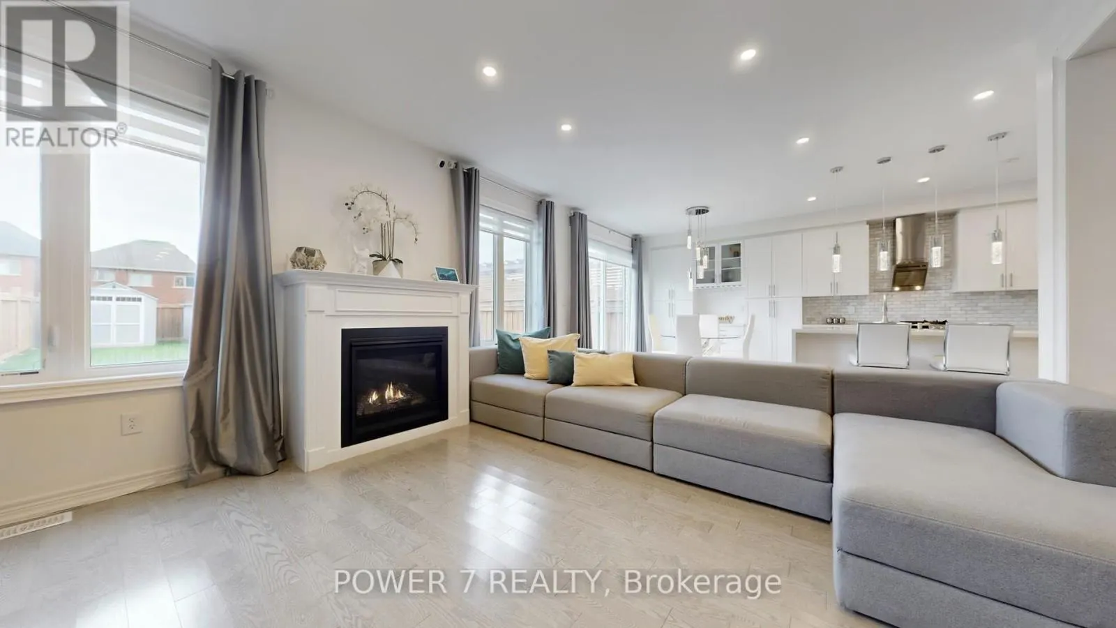 2417 DRESS CIRCLE CRESCENT