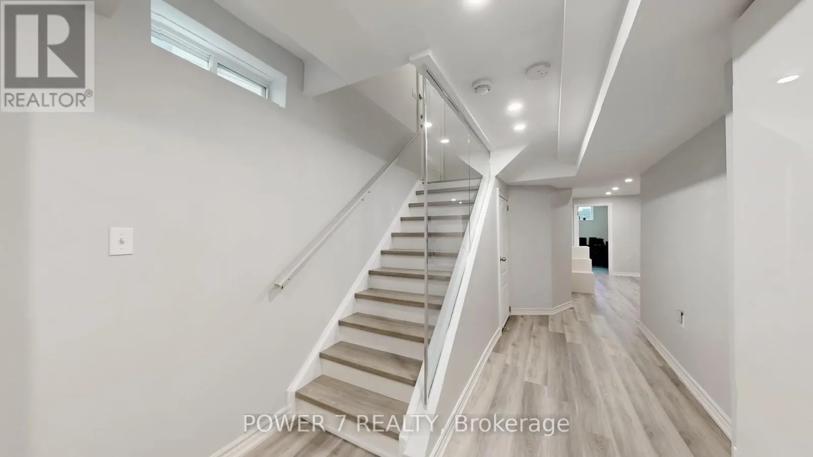 2417 DRESS CIRCLE CRESCENT