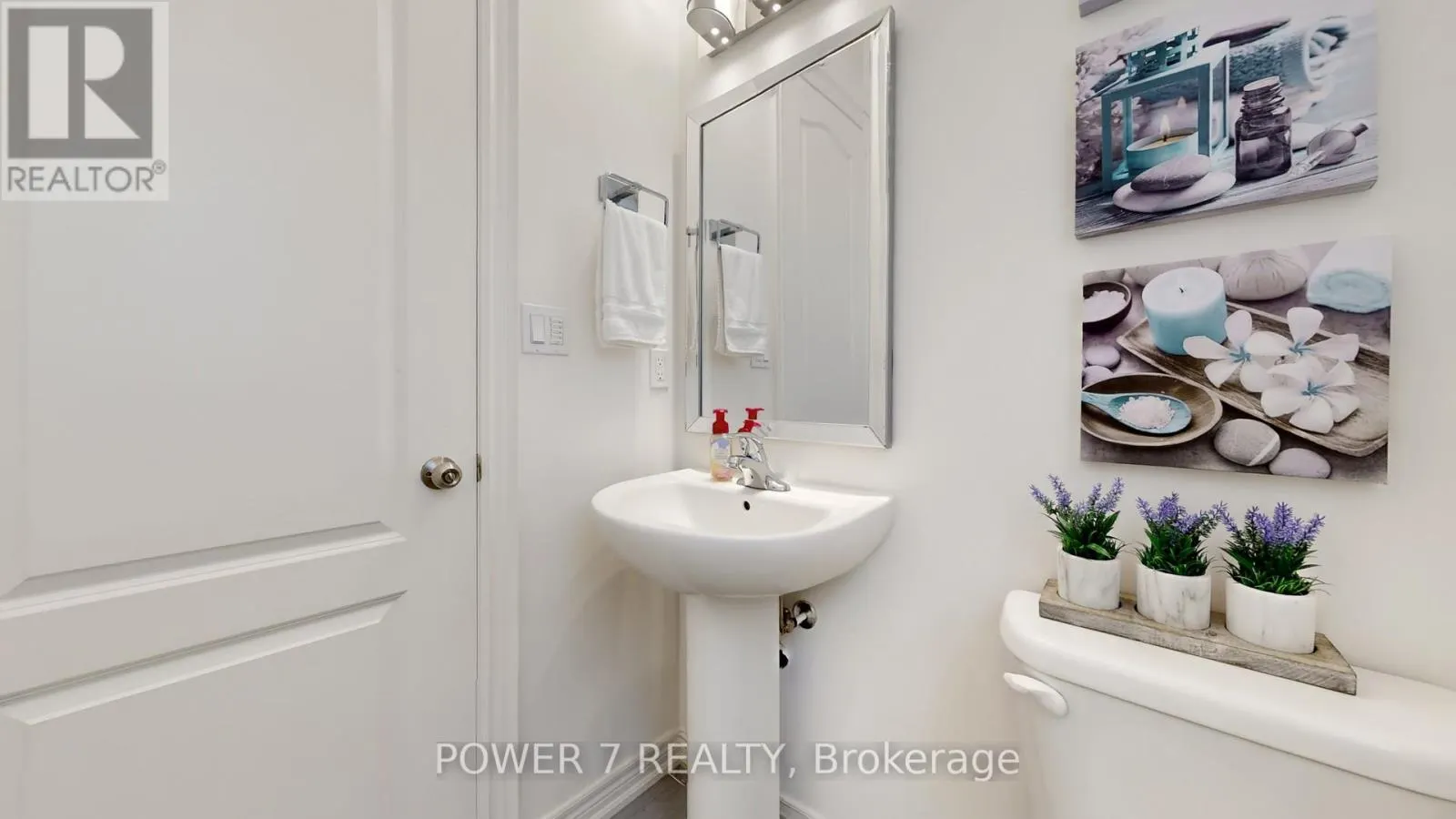 2417 DRESS CIRCLE CRESCENT