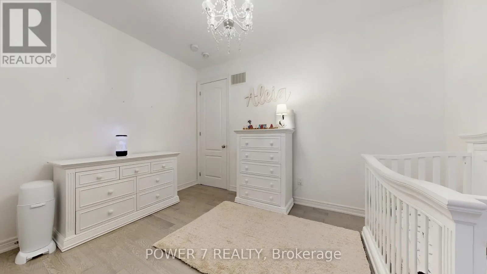 2417 DRESS CIRCLE CRESCENT