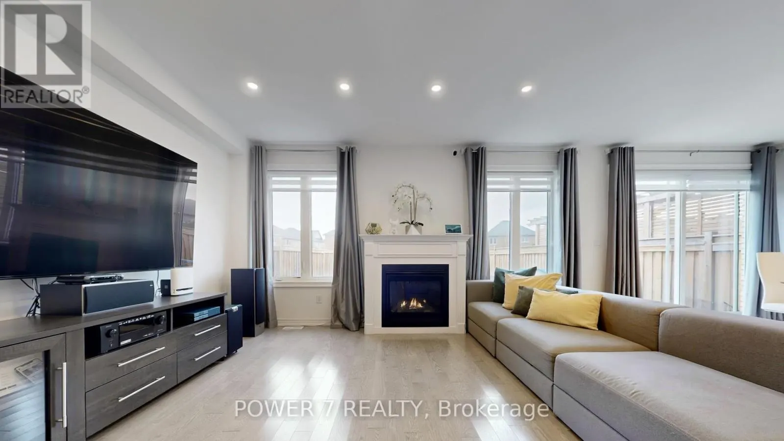 2417 DRESS CIRCLE CRESCENT