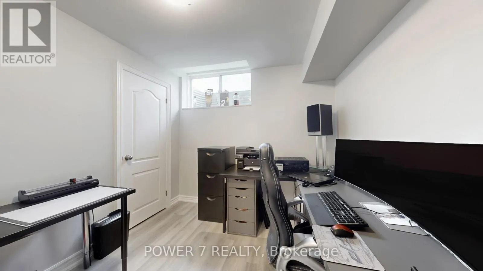 2417 DRESS CIRCLE CRESCENT