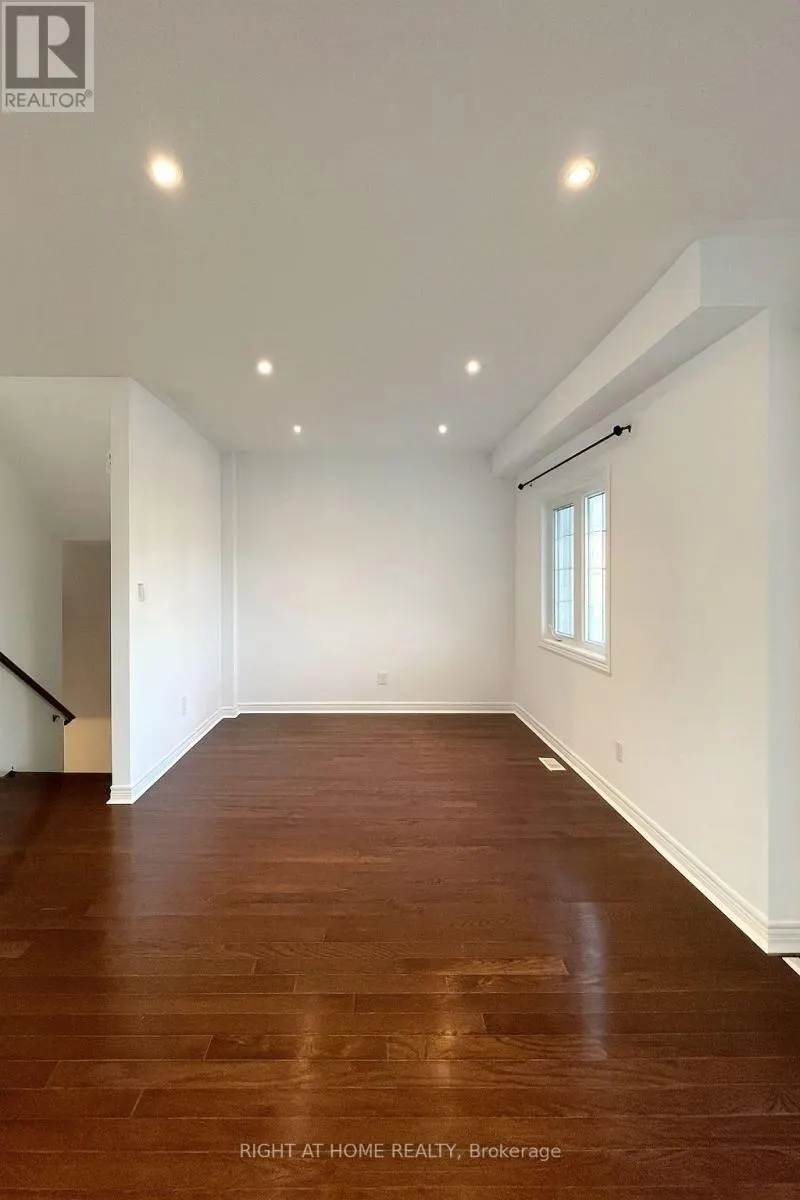 1505 SPINNAKER MEWS