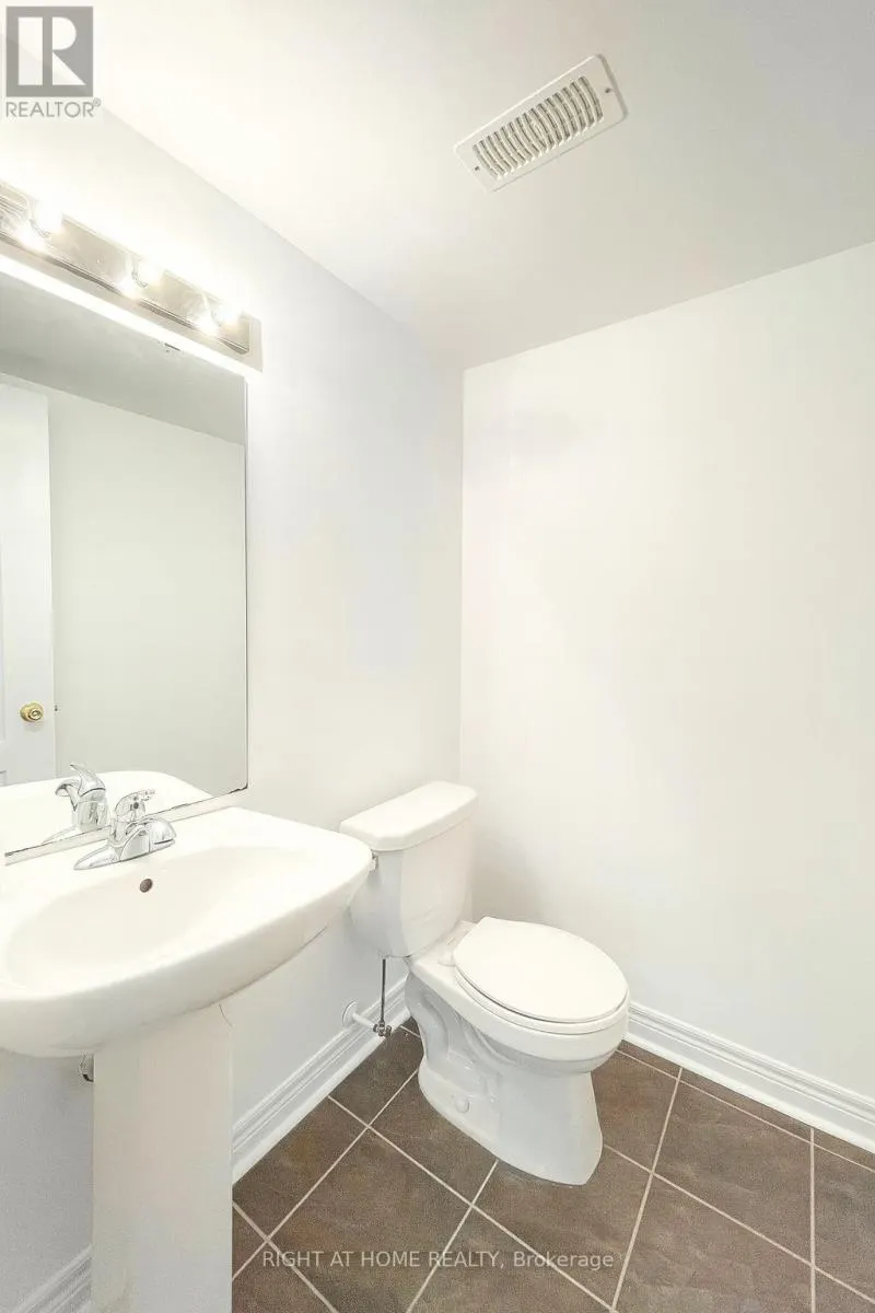 1505 SPINNAKER MEWS