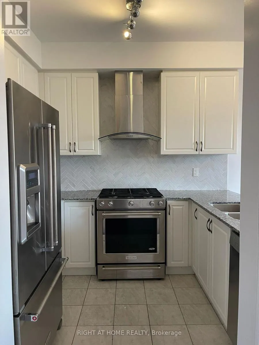 1505 SPINNAKER MEWS