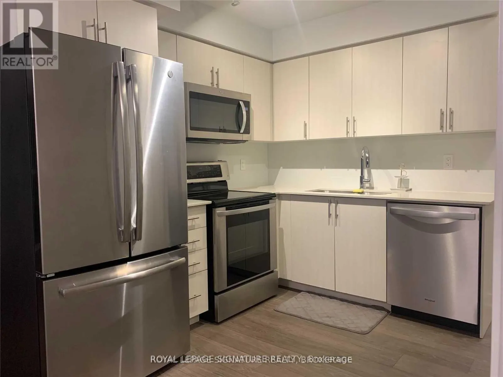 1114 - 8 TRENT AVENUE