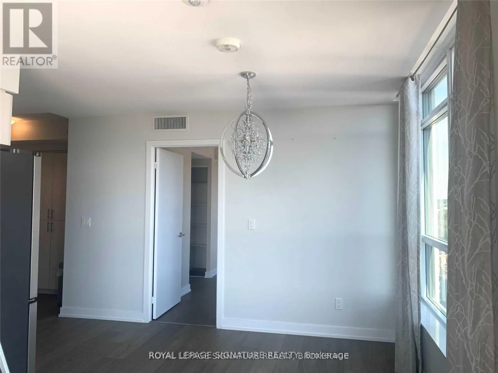 1114 - 8 TRENT AVENUE