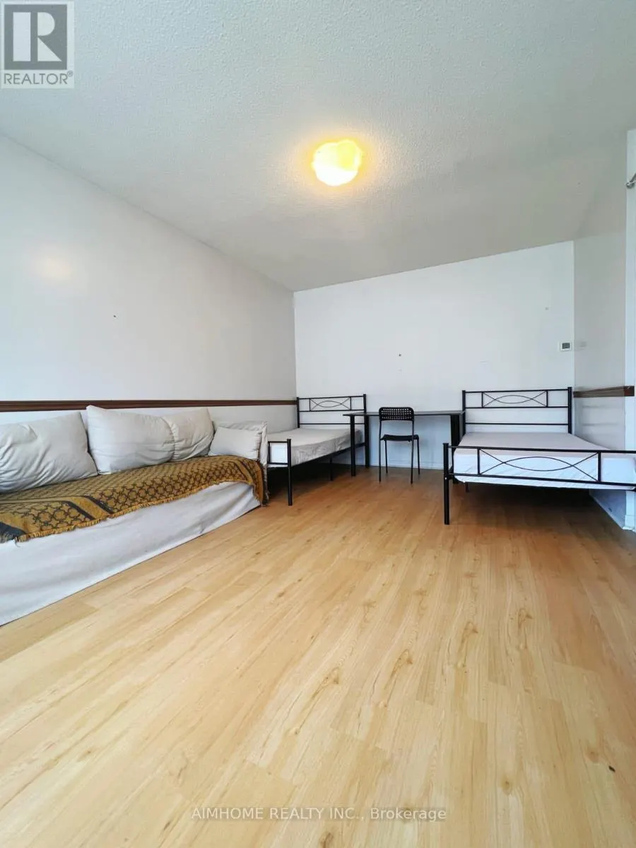 ROOM1 - 12 BLUE EAGLE TRAIL