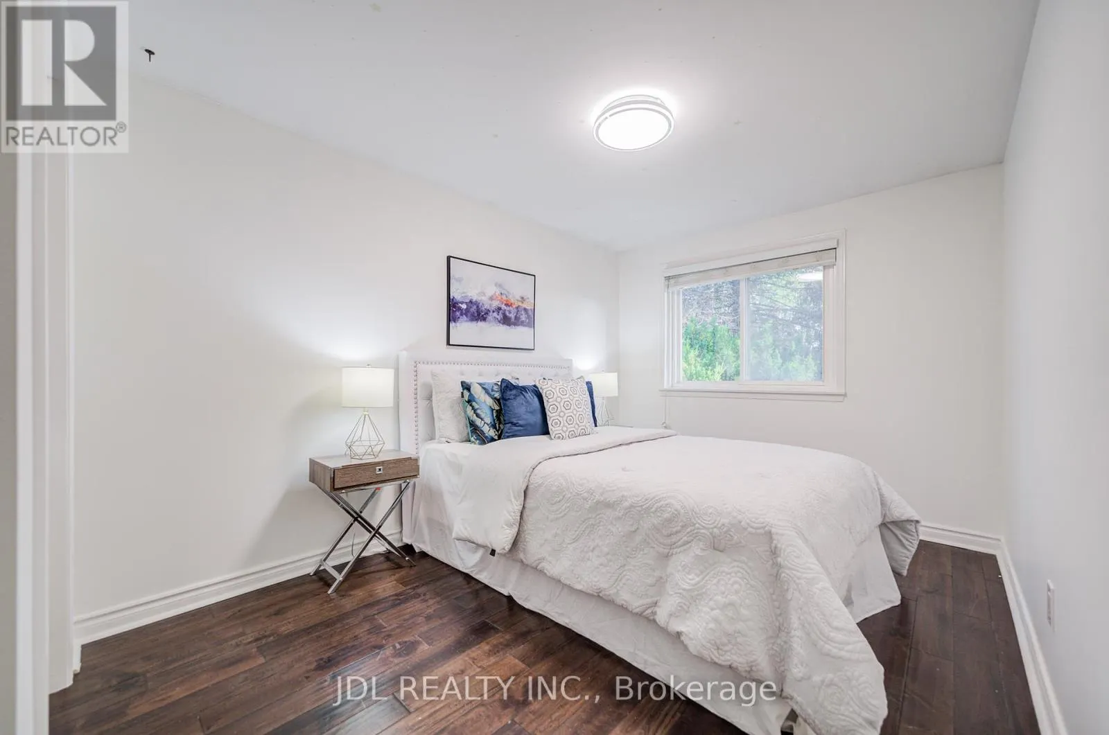 6 NORHEAD AVENUE