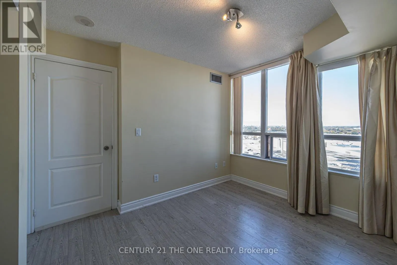 1204 - 60 BRIAN HARRISON WAY