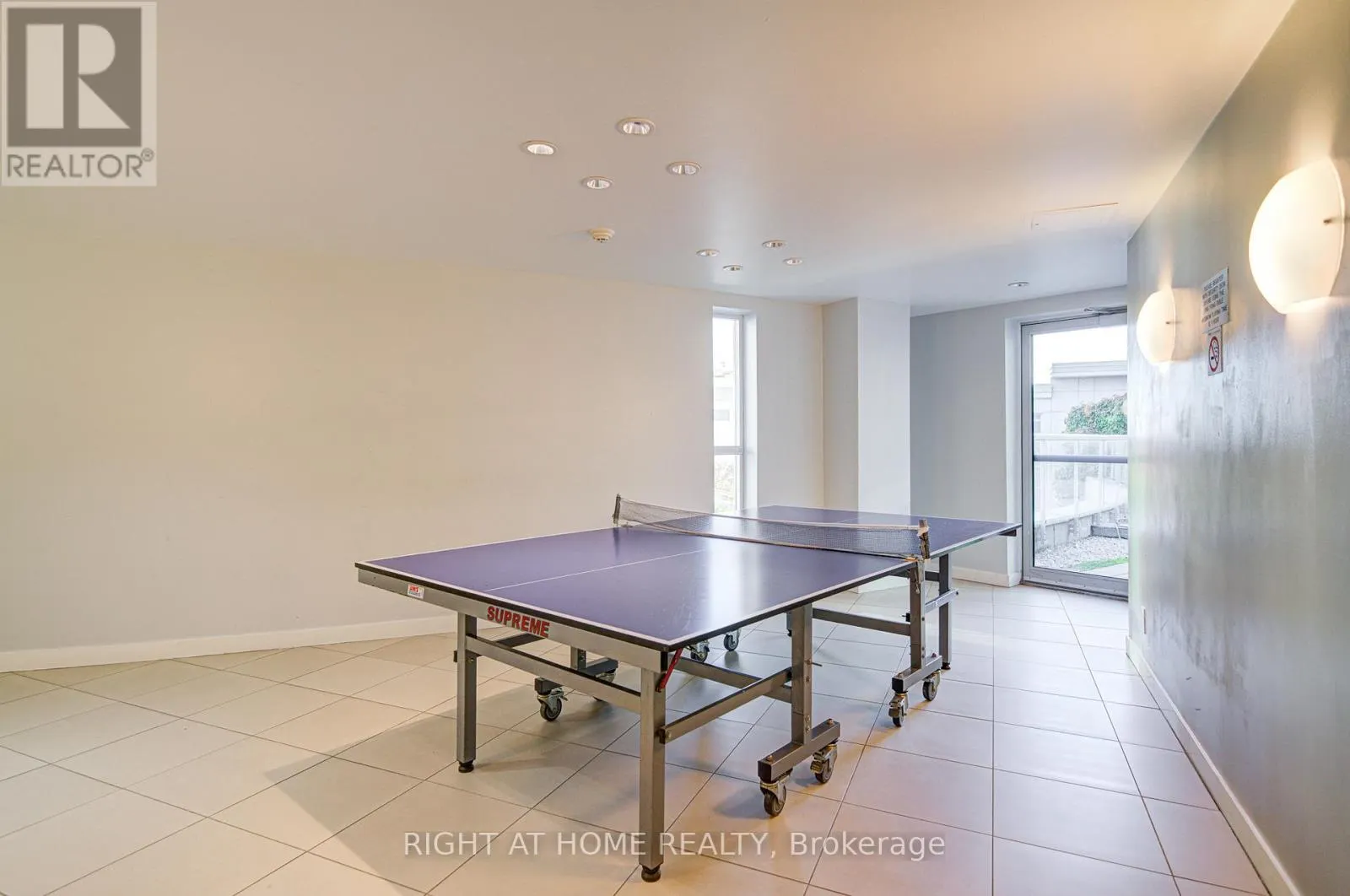 TH112 - 36 LEE CENTRE DRIVE