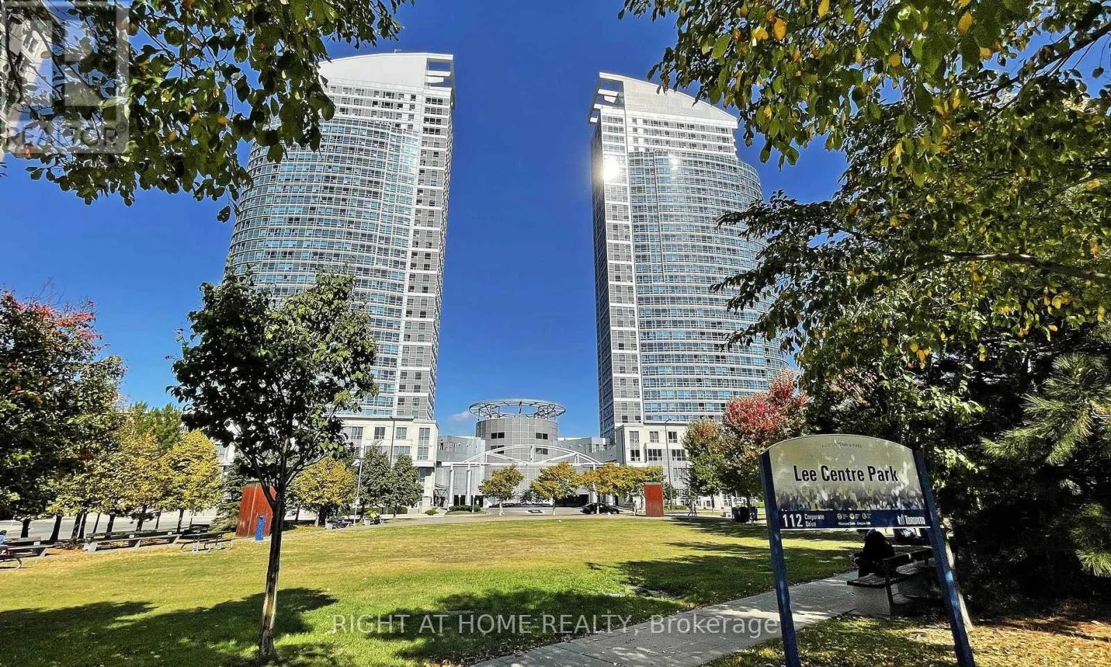 TH112 - 36 LEE CENTRE DRIVE