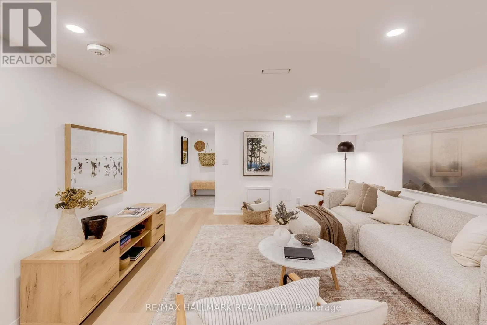 25 HOWLAND ROAD