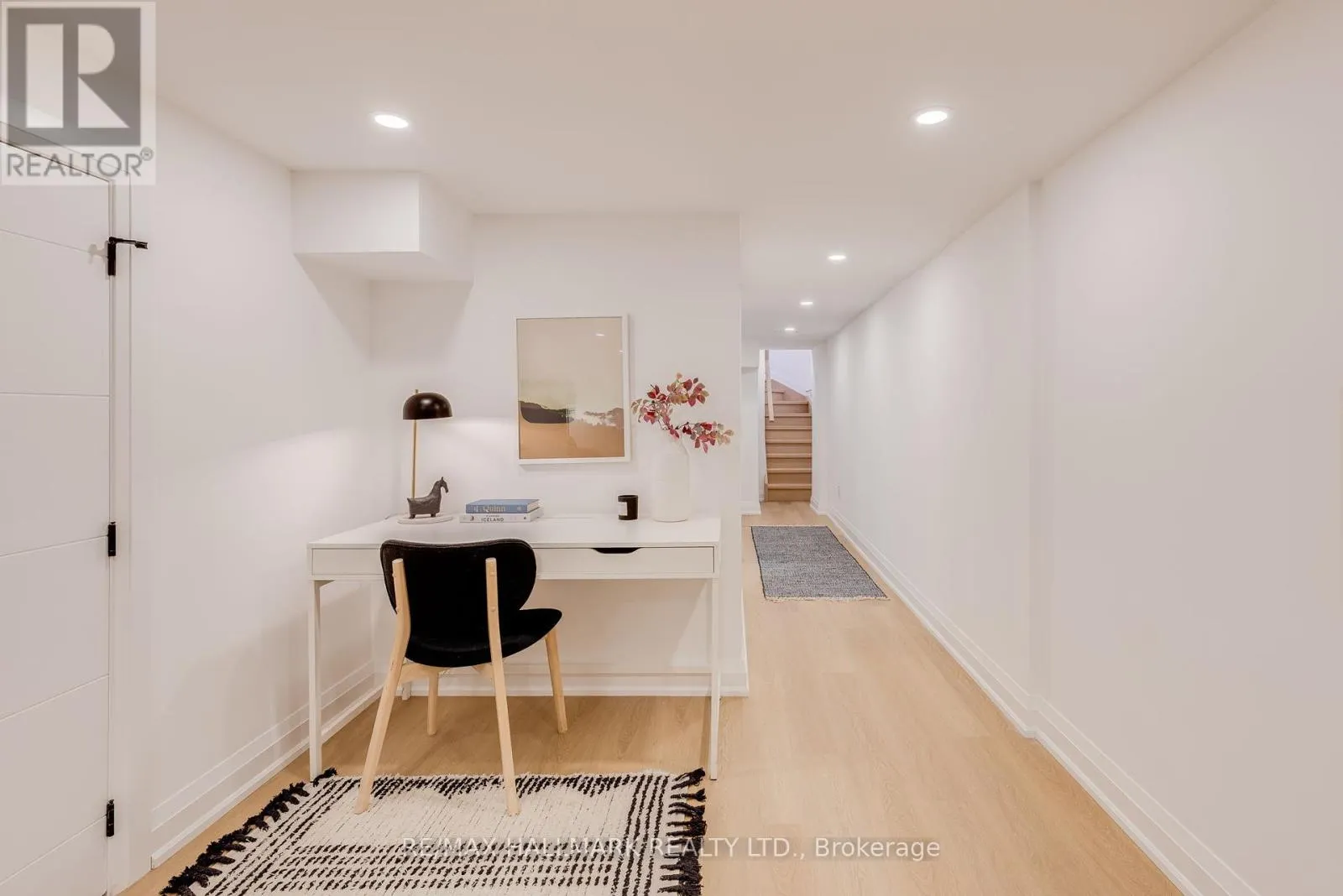 25 HOWLAND ROAD