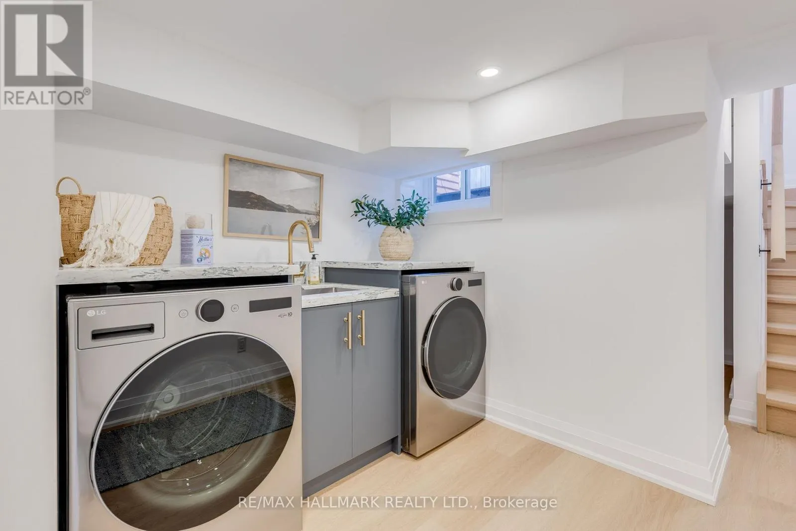 25 HOWLAND ROAD