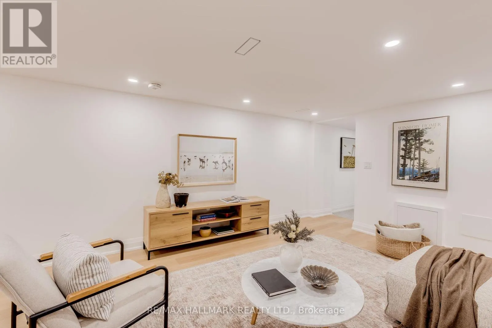 25 HOWLAND ROAD