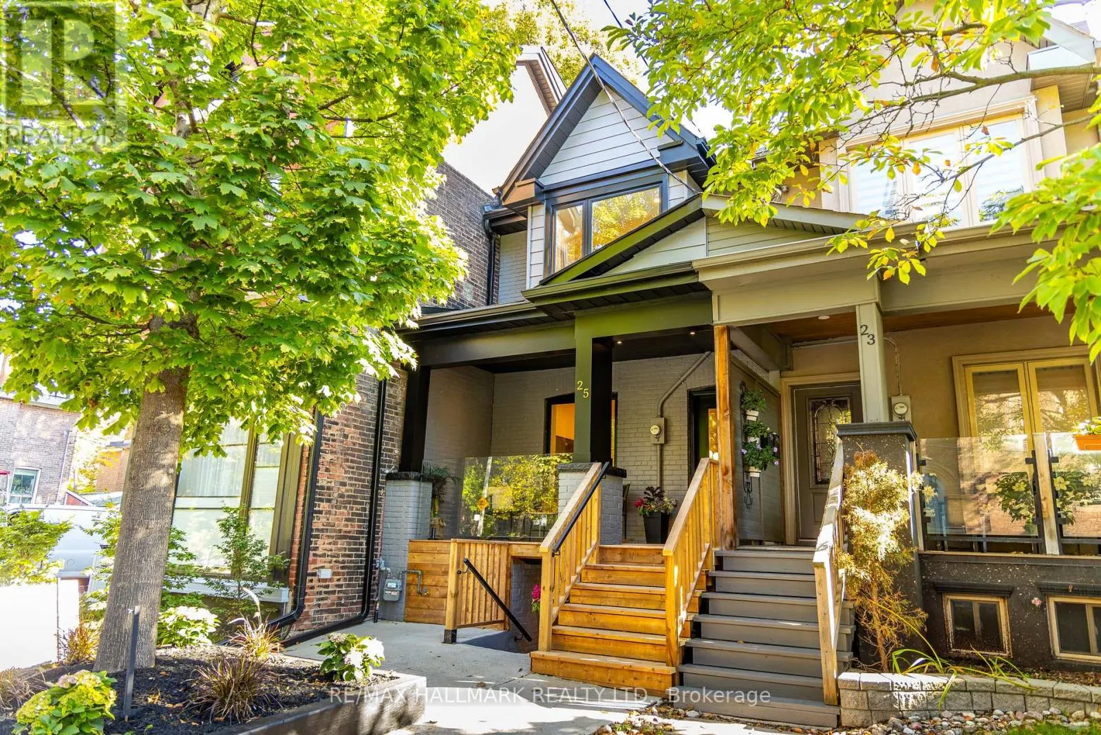 25 HOWLAND ROAD