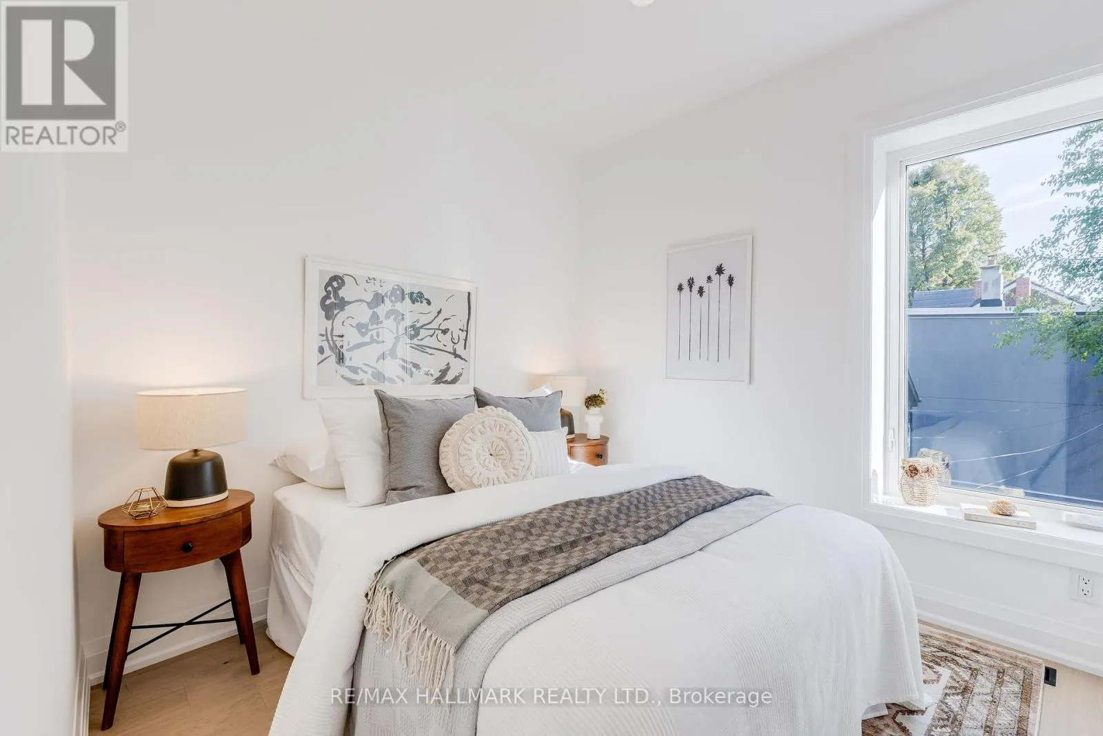25 HOWLAND ROAD