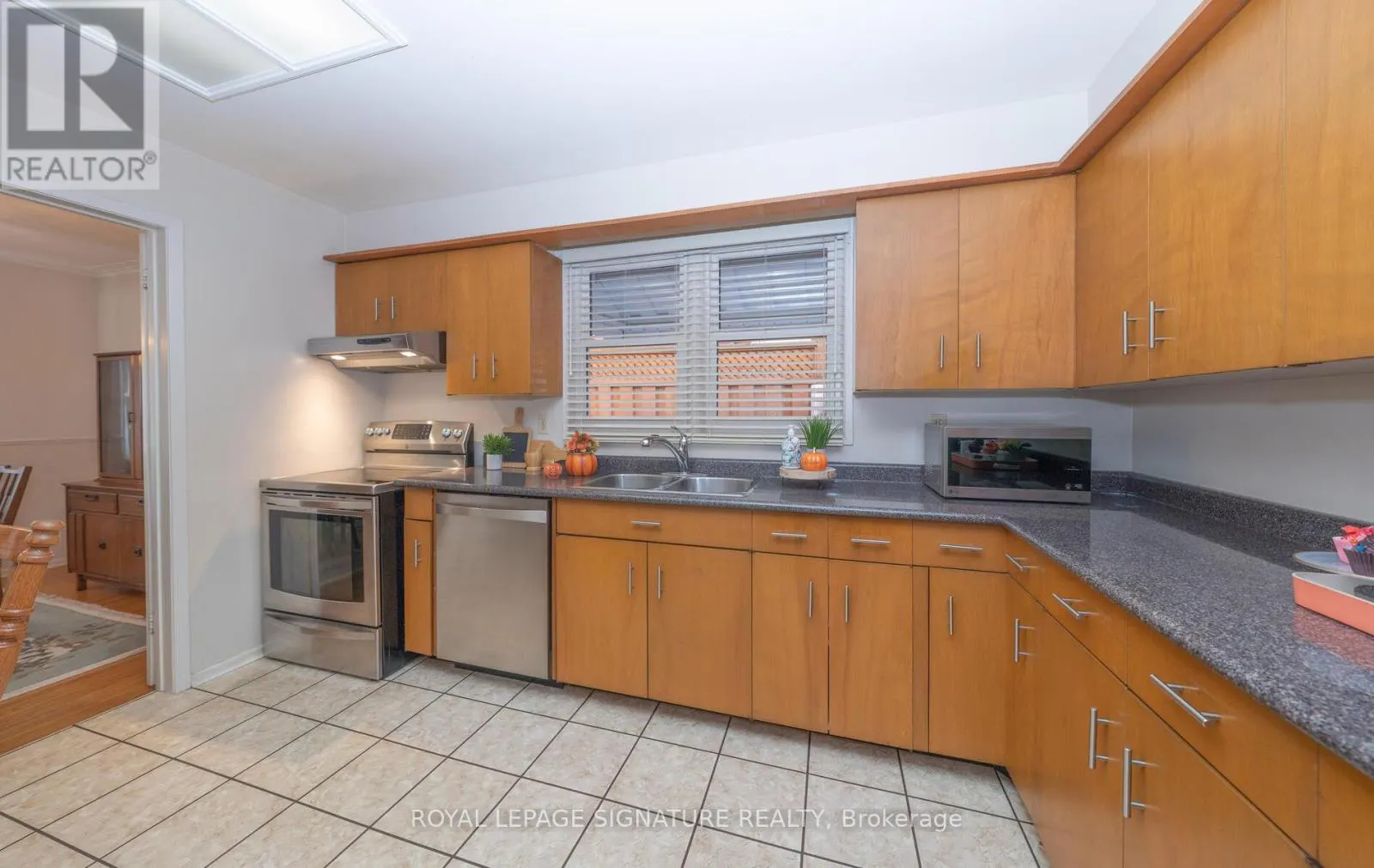 43 COLLINGSBROOK BOULEVARD
