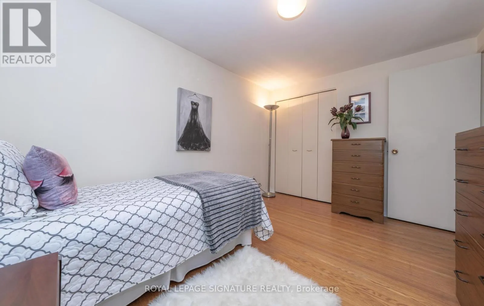 43 COLLINGSBROOK BOULEVARD