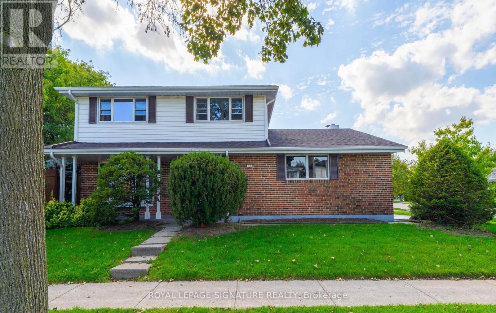 43 COLLINGSBROOK BOULEVARD
