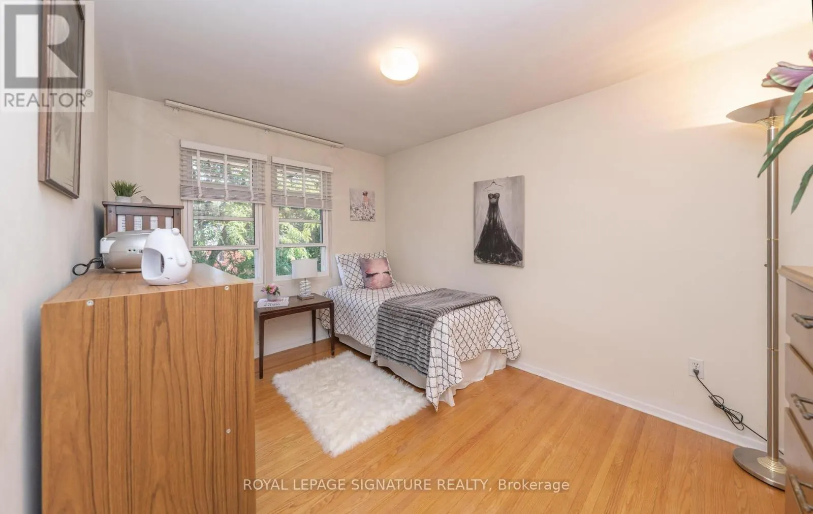 43 COLLINGSBROOK BOULEVARD