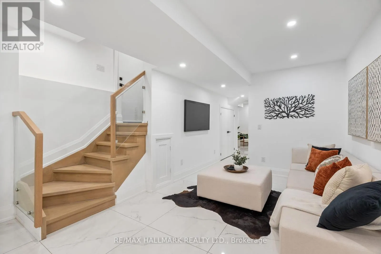 98 HOGARTH AVENUE
