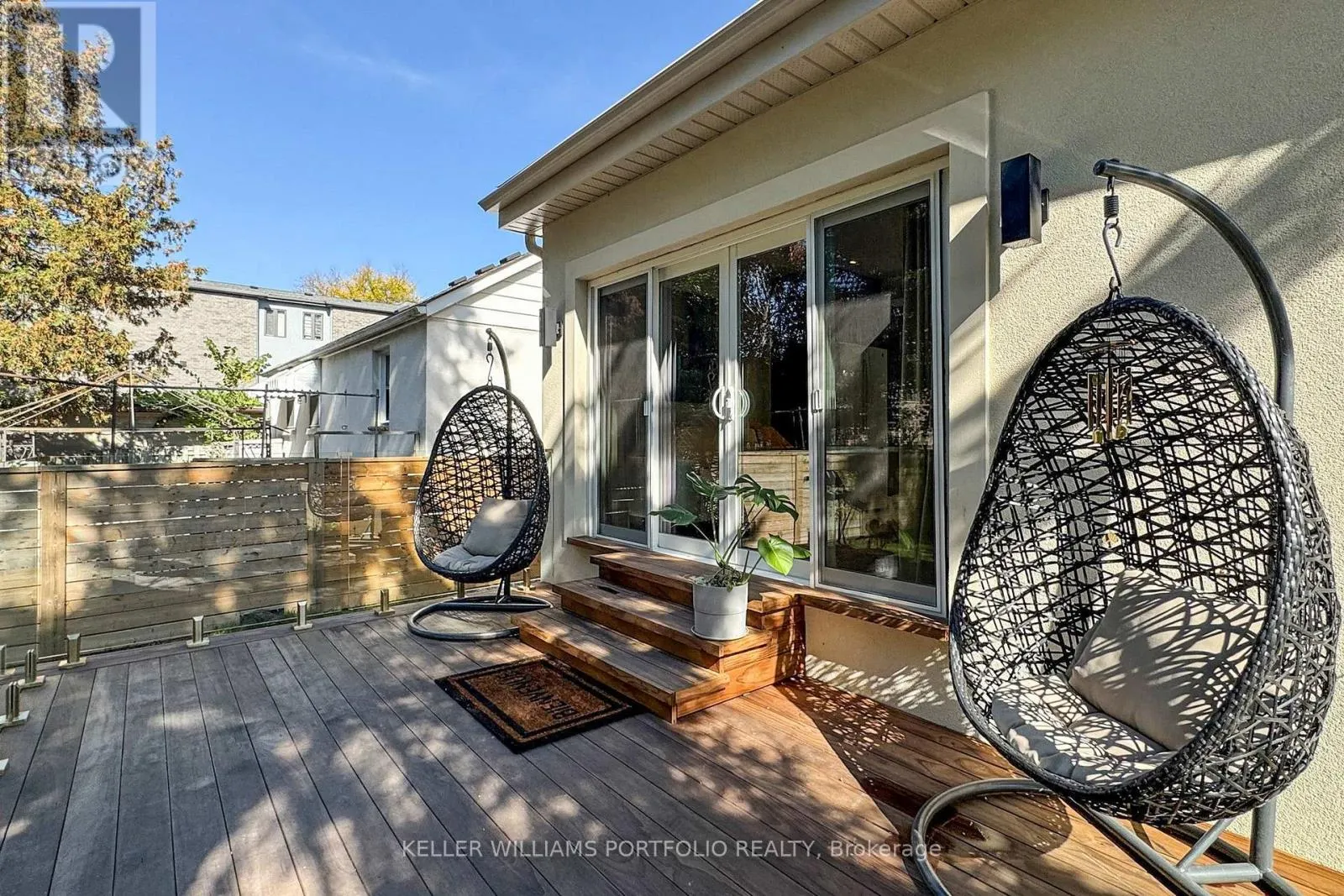 22 PITT AVENUE