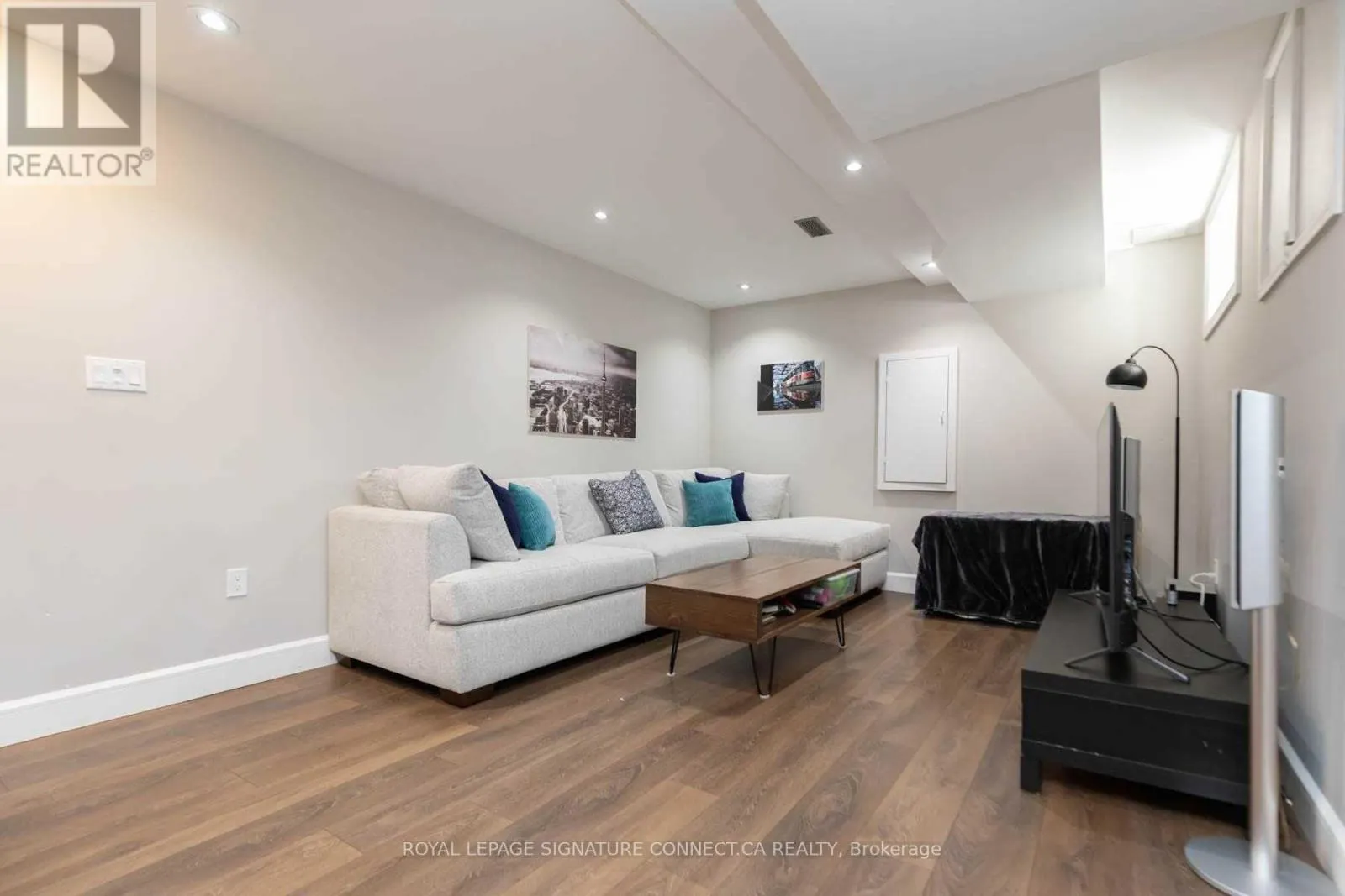 80 OAKCREST AVENUE