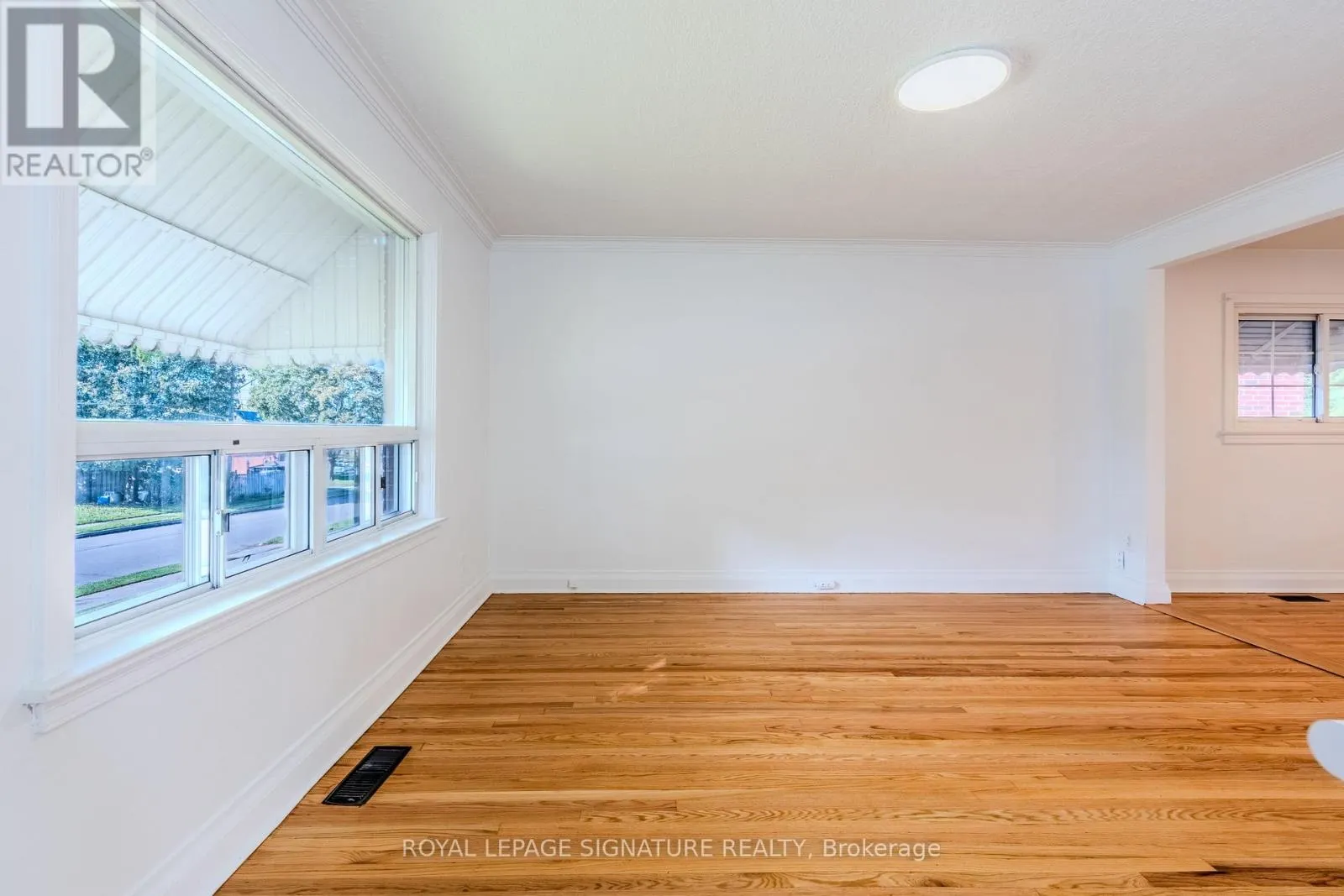 10 HOLSWADE ROAD