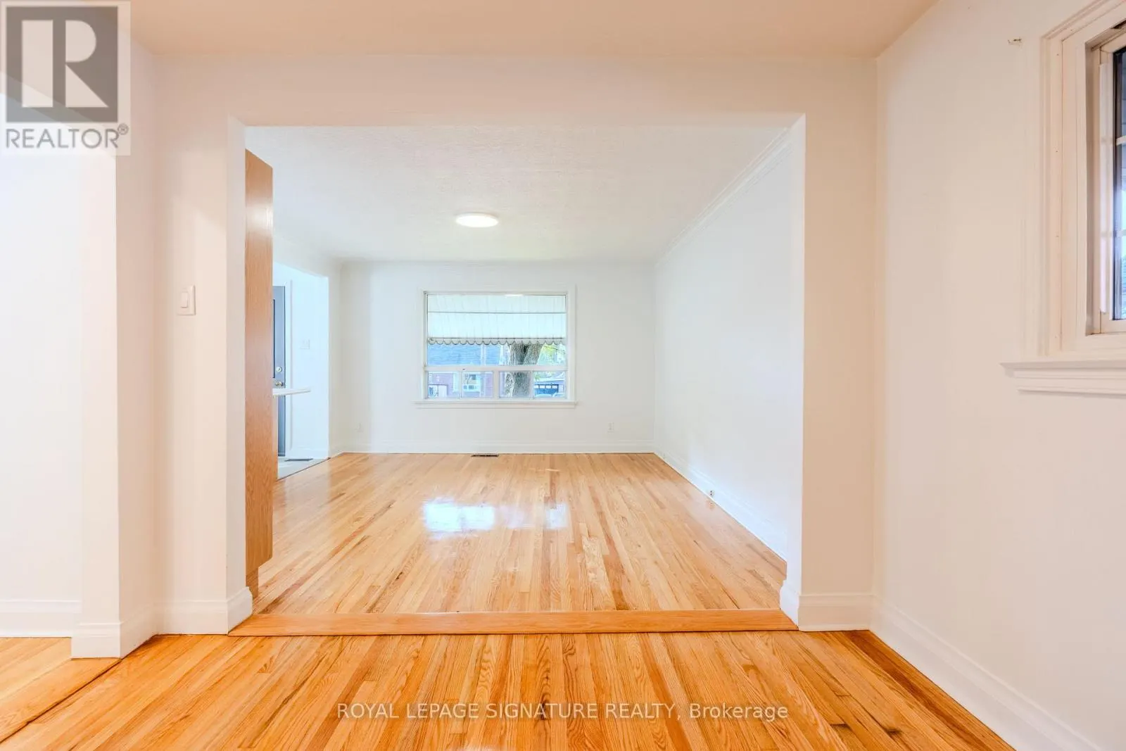 10 HOLSWADE ROAD