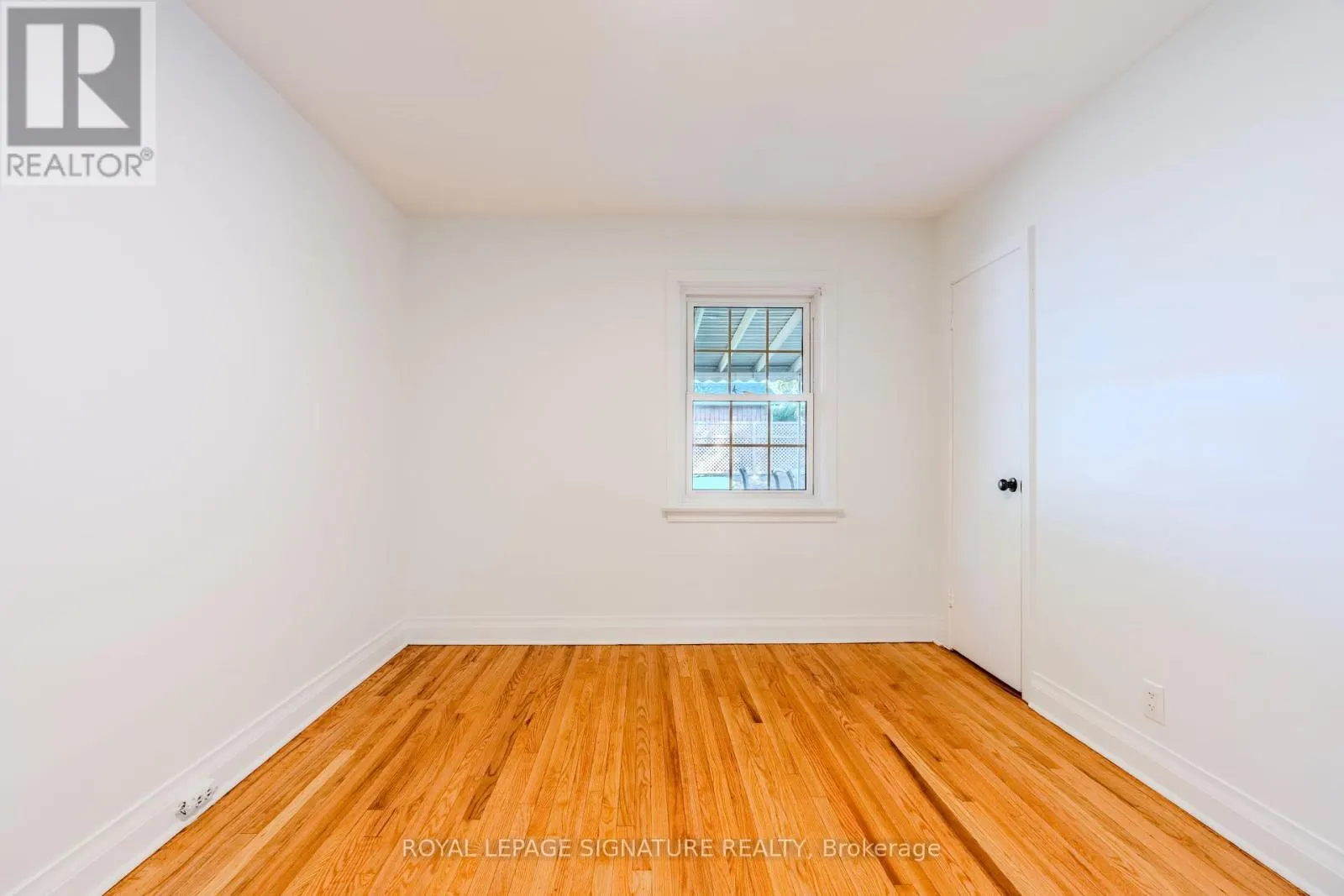 10 HOLSWADE ROAD
