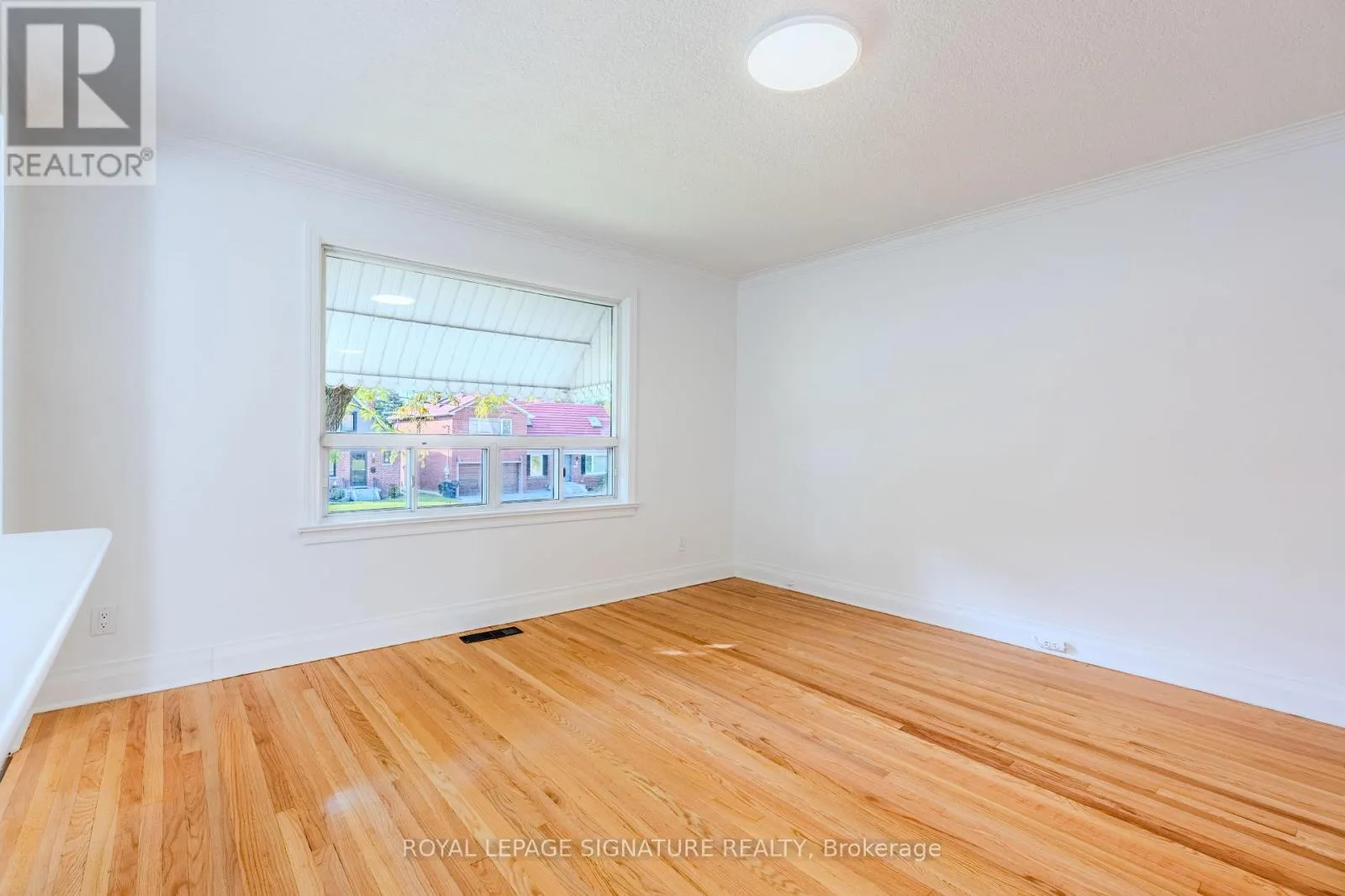 10 HOLSWADE ROAD