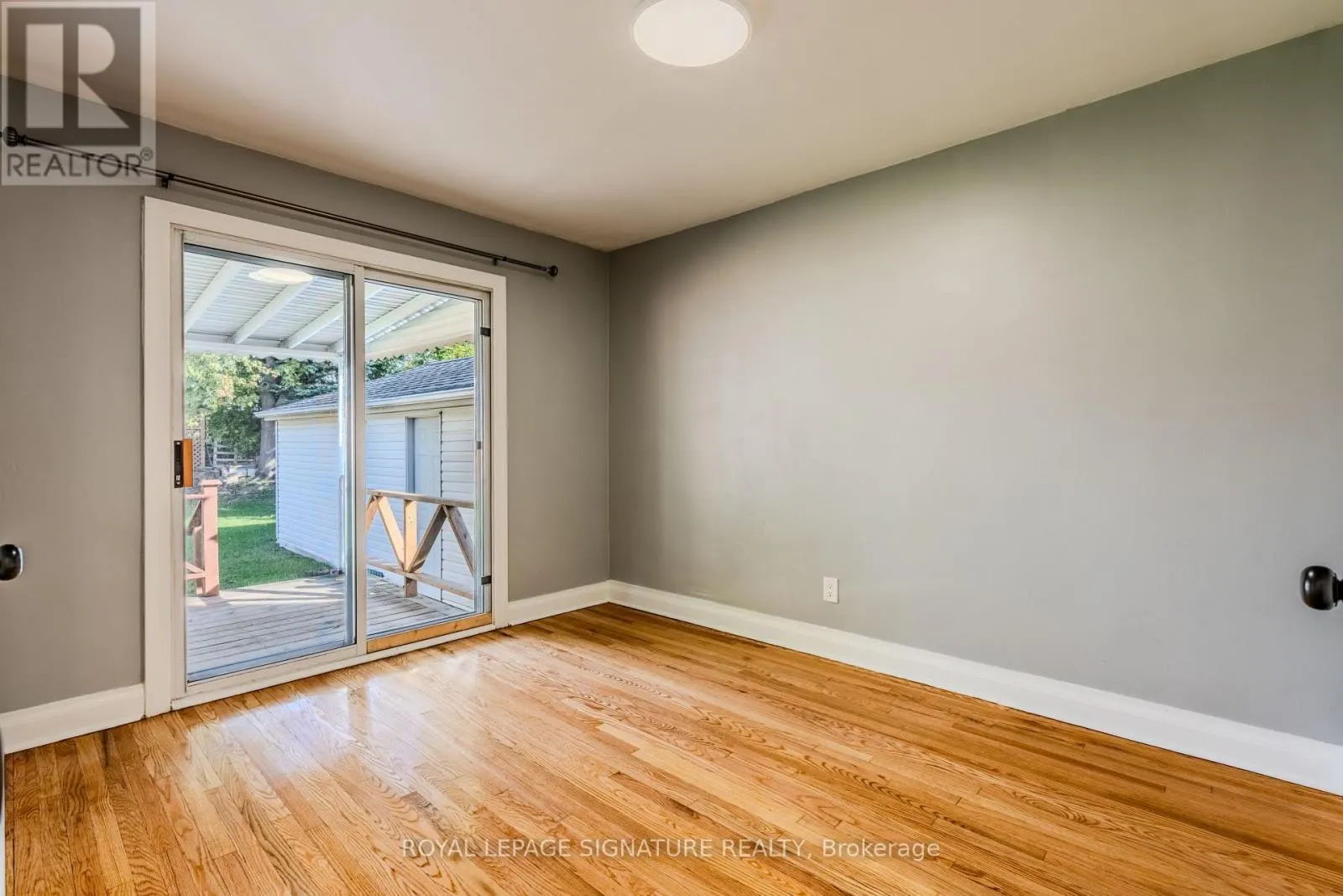 10 HOLSWADE ROAD