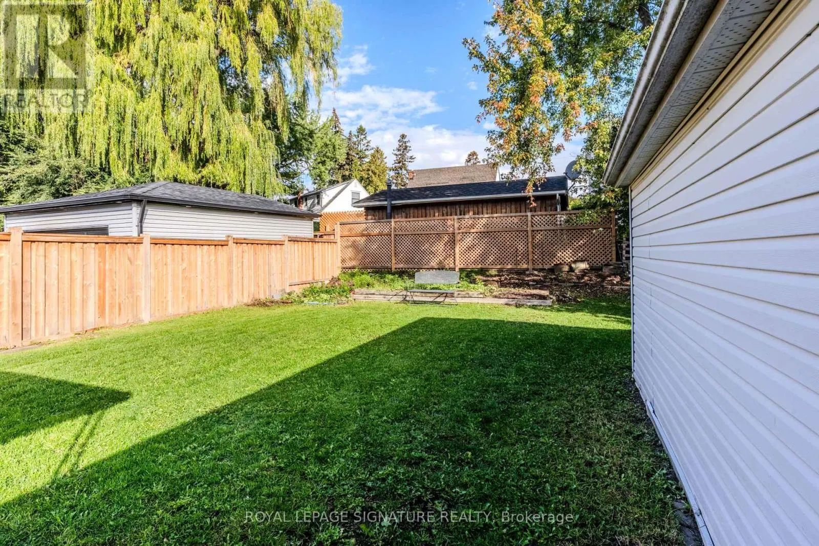 10 HOLSWADE ROAD